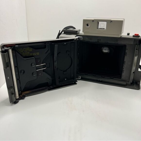 Polaroid Model 420 Vintage Instant Film Camera Packfilm - Picture 6 of 15